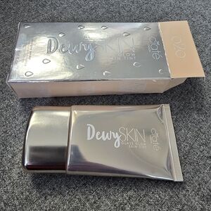 Ciate London Dewy Skin Glass Glow Skin Tint 020